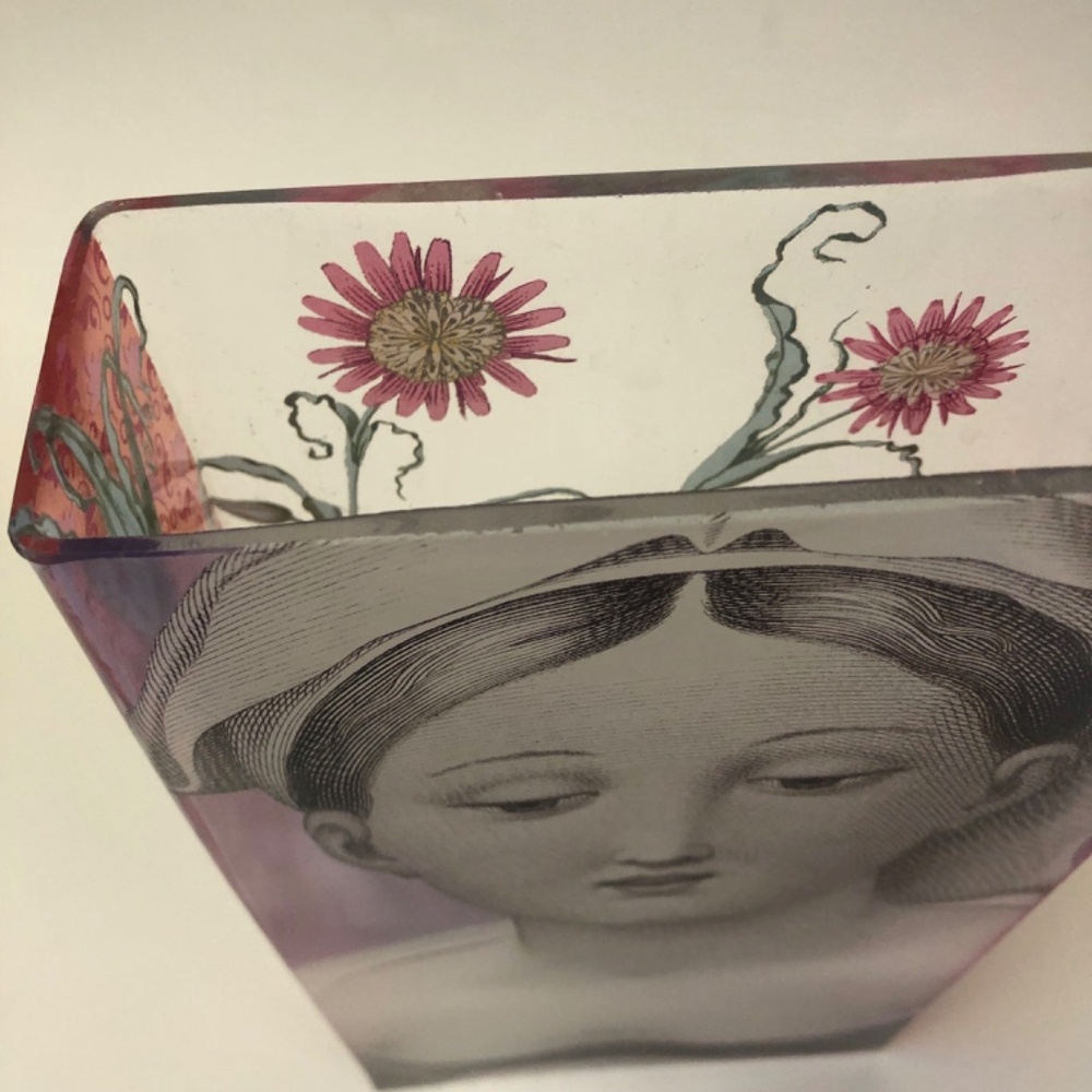 Fringe Studio Rare Glass Vessel NEW! Beautiful Translucent Images on All 4 Sides - Picture 6 of 16